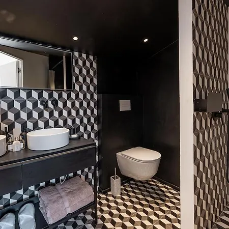 Apartment Taman 2, Proche Du Centre-ville Et De La